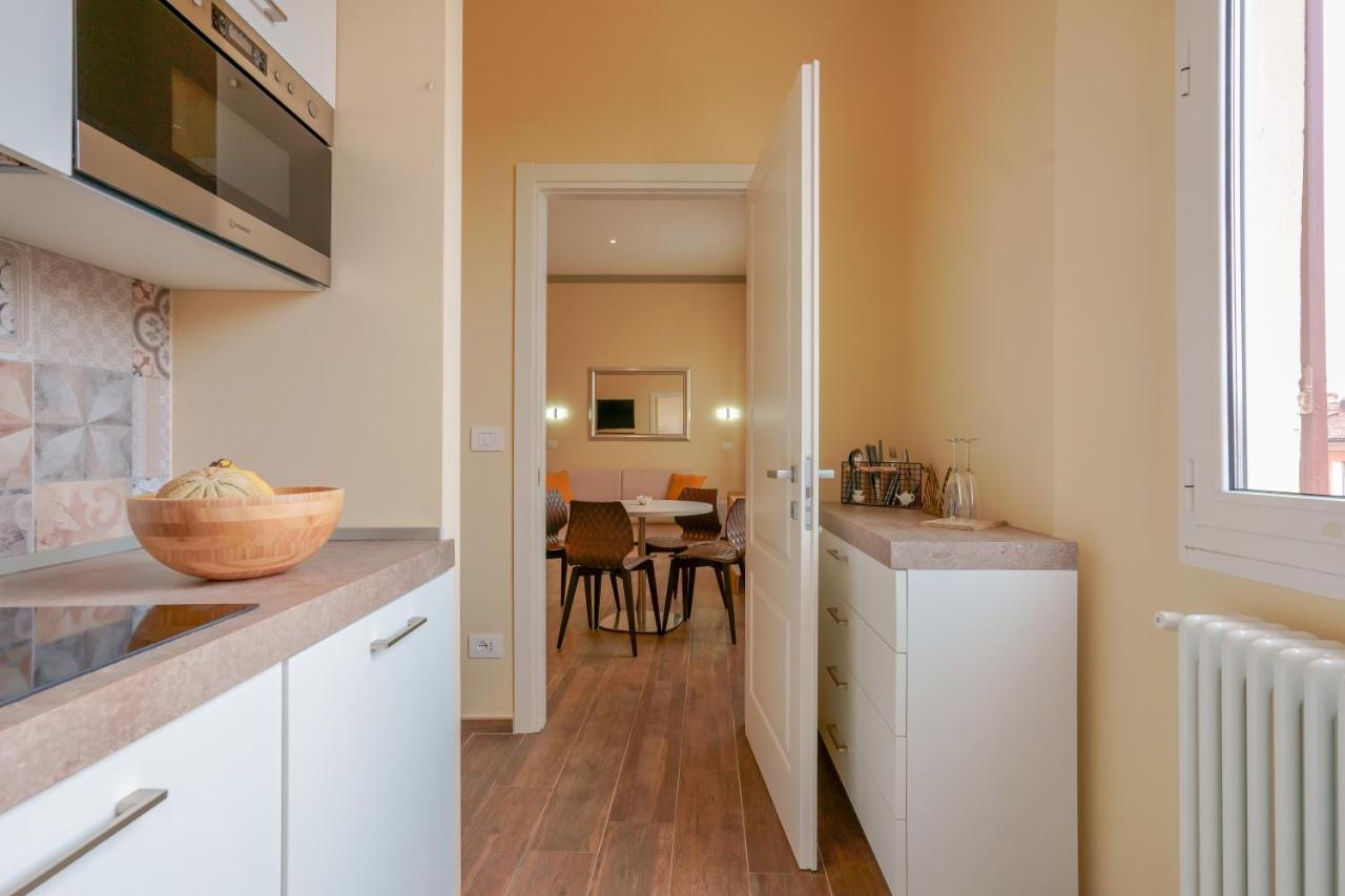 Bed and Breakfast Attico Di Via D'Azeglio Bolonia Exterior foto
