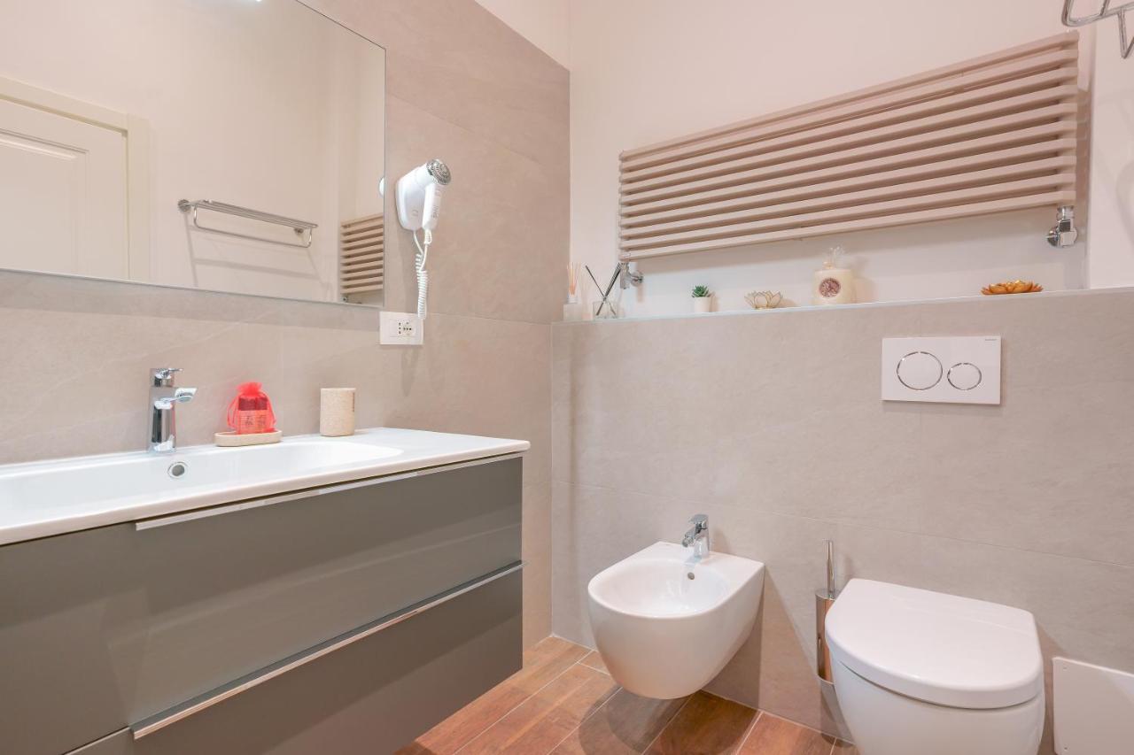 Bed and Breakfast Attico Di Via D'Azeglio Bolonia Exterior foto