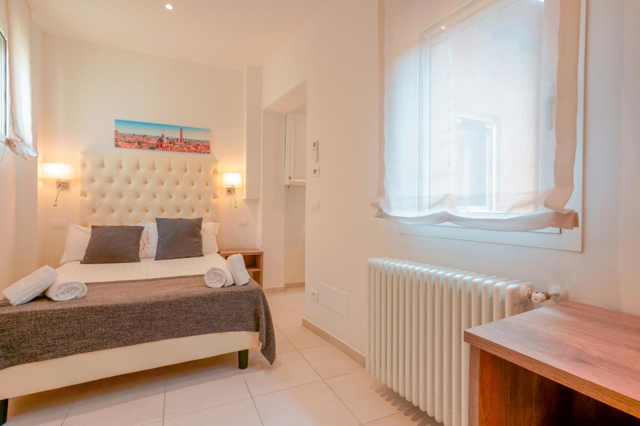 Bed and Breakfast Attico Di Via D'Azeglio Bolonia Exterior foto
