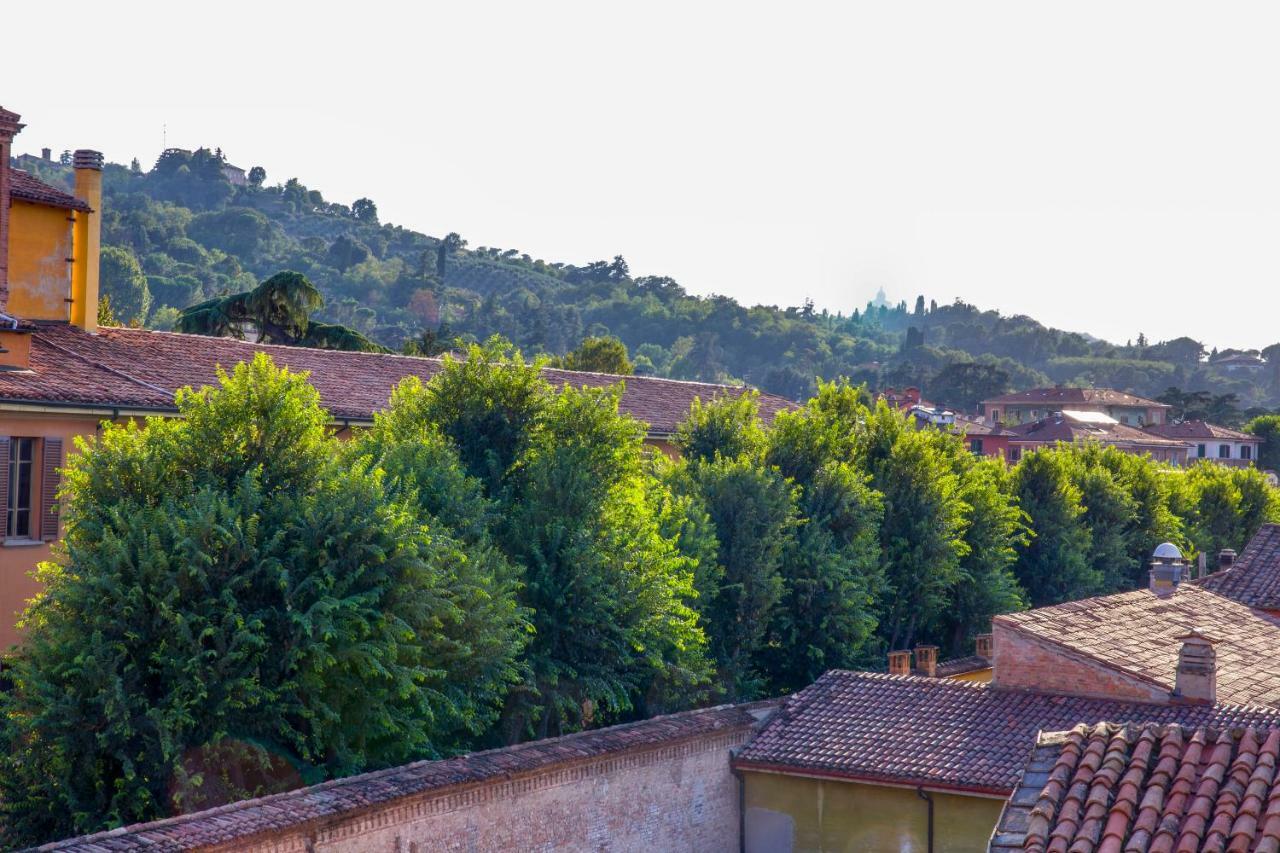 Bed and Breakfast Attico Di Via D'Azeglio Bolonia Exterior foto