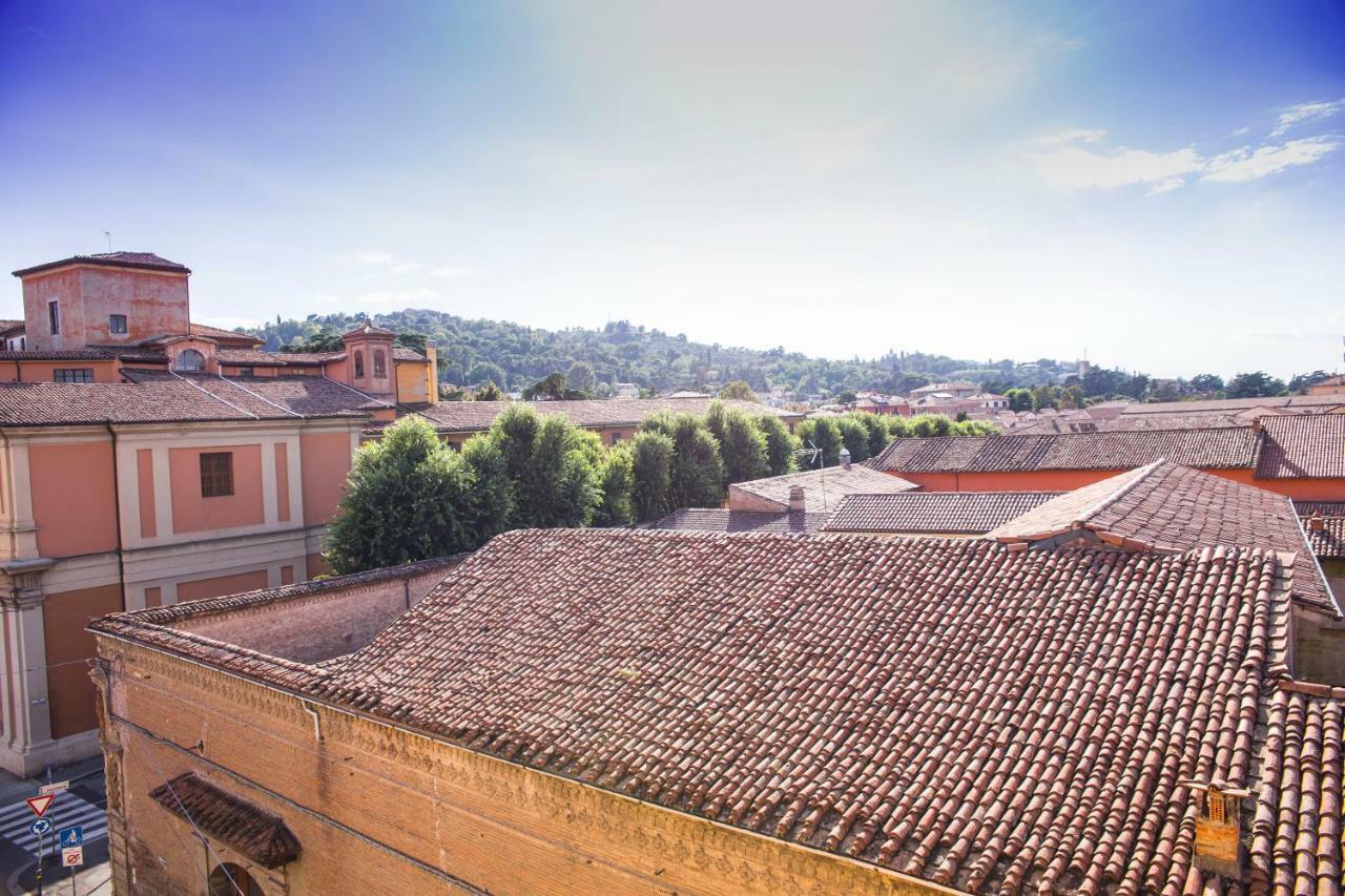 Bed and Breakfast Attico Di Via D'Azeglio Bolonia Exterior foto